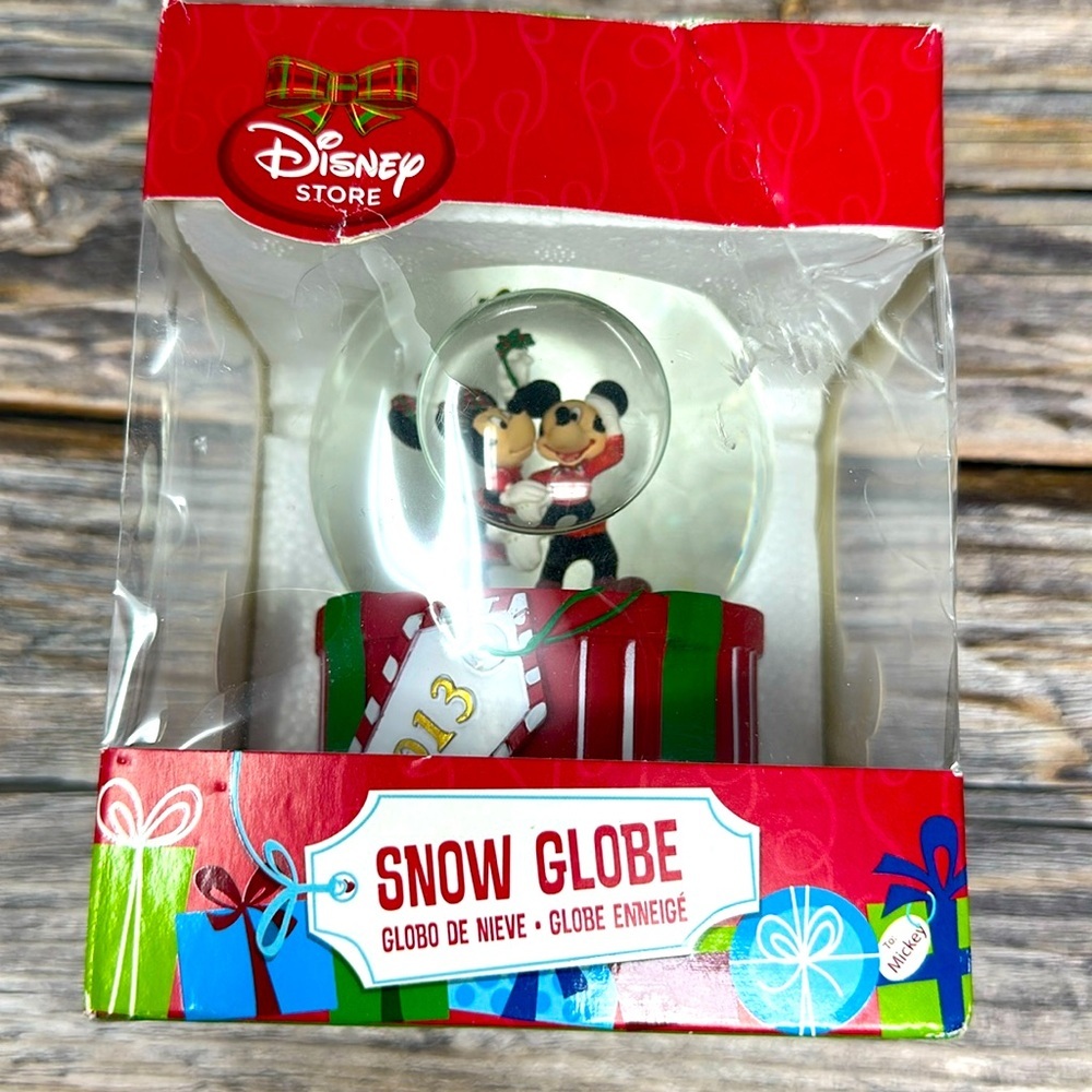 Disney Christmas 2013 Exclusive Disney Store Tinker Mickey and Minnie Snow Globe
